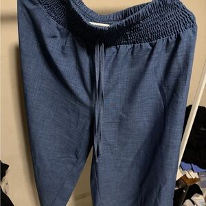 Woman’s wide leg pant